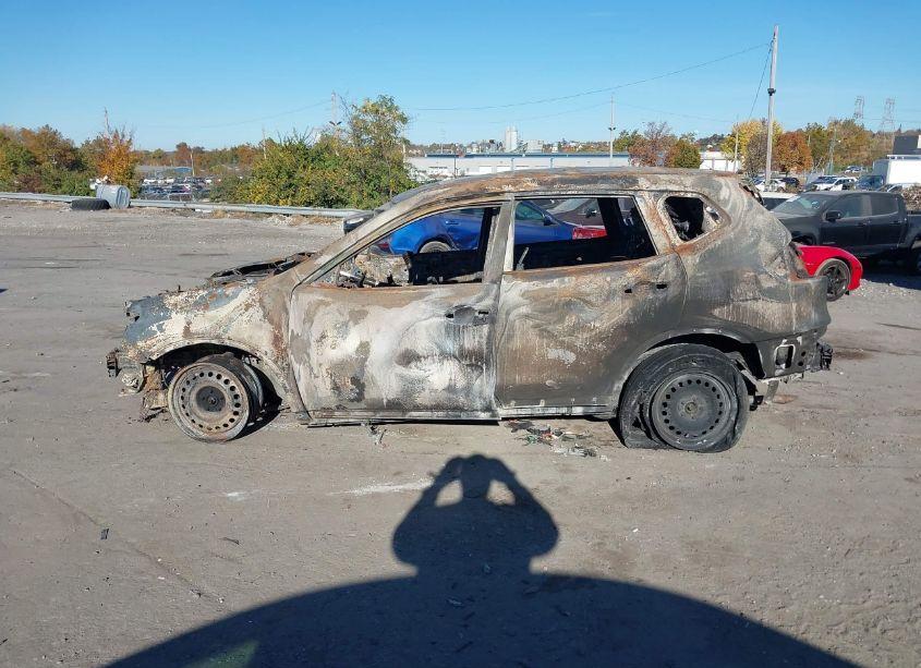 Photo 13 of 2019 Nissan Rogue S (VIN JN8AT2MV3KW387399)