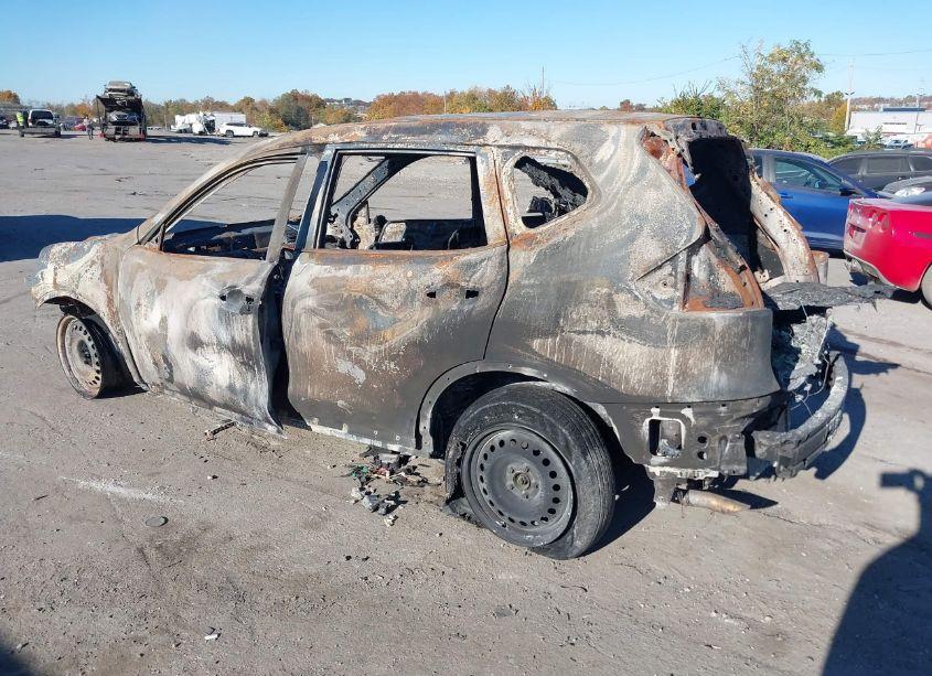 Photo 3 of 2019 Nissan Rogue S (VIN JN8AT2MV3KW387399)