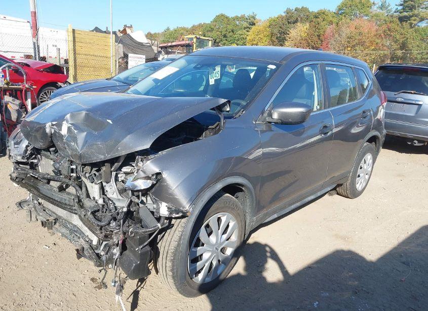 Photo 2 of 2019 Nissan Rogue S (VIN JN8AT2MV3KW389086)