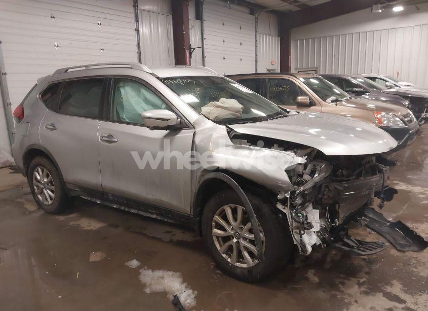 2017 Nissan Rogue SV (VIN JN8AT2MV4HW010718) main photo