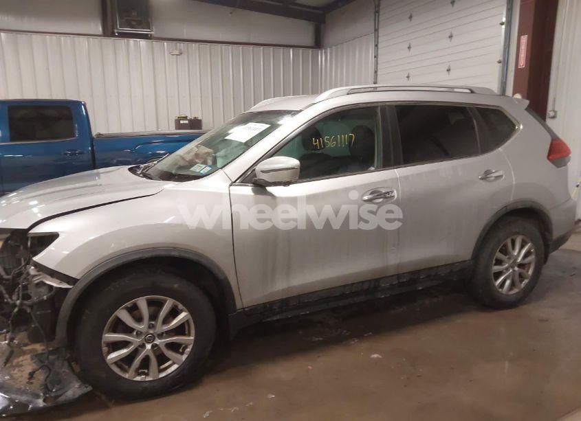 Photo 14 of 2017 Nissan Rogue SV (VIN JN8AT2MV4HW010718)