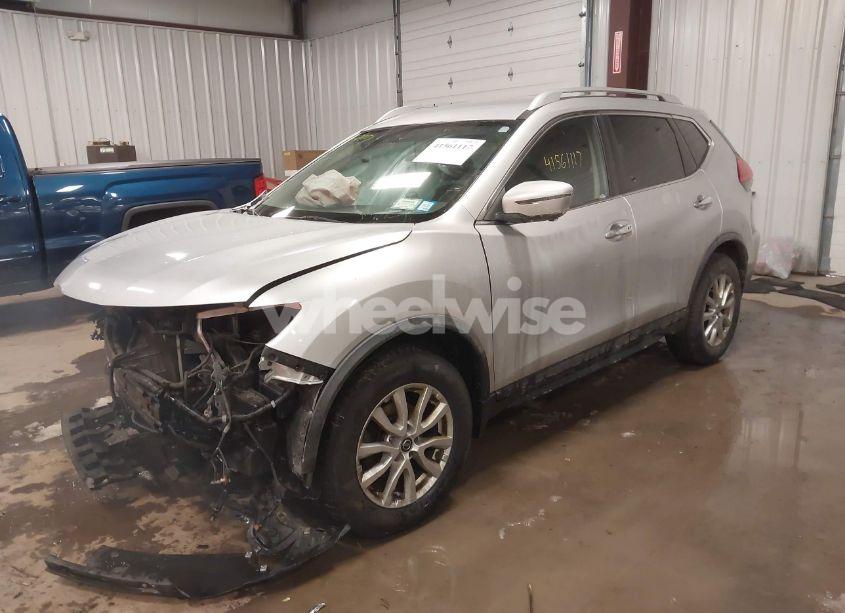 Photo 2 of 2017 Nissan Rogue SV (VIN JN8AT2MV4HW010718)