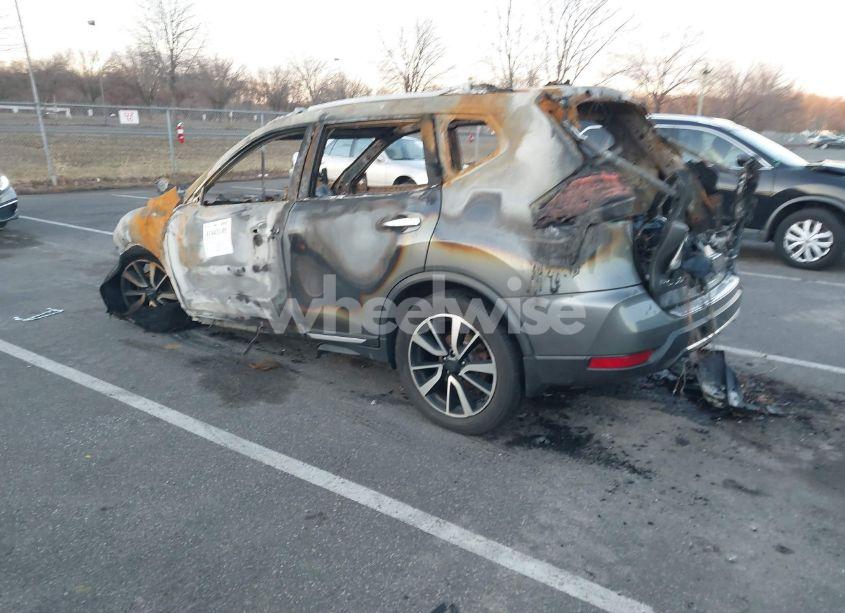 Photo 3 of 2017 Nissan Rogue SL (VIN JN8AT2MV4HW016471)