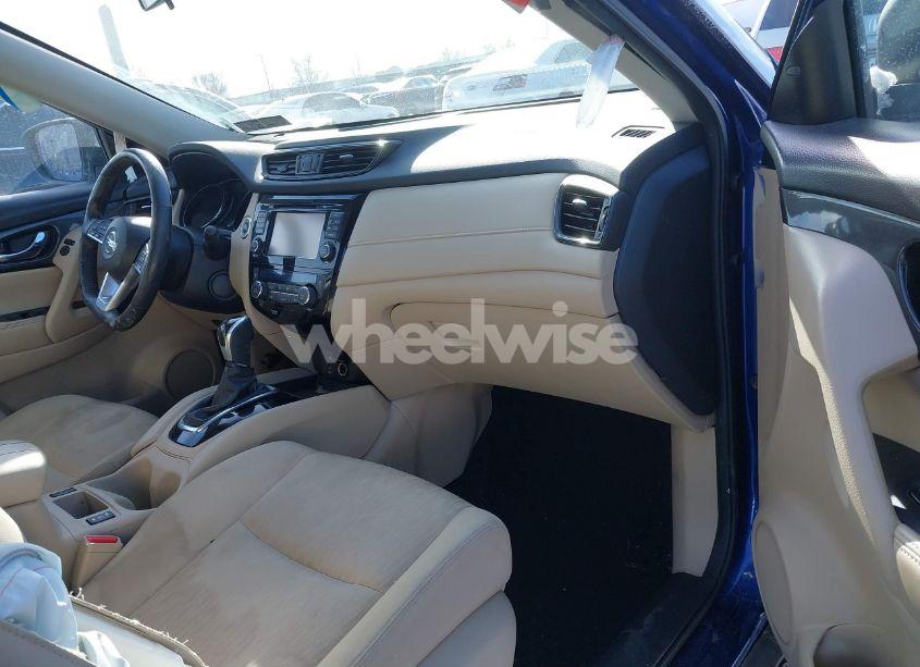 Photo 5 of 2017 Nissan Rogue SV (VIN JN8AT2MV4HW019905)