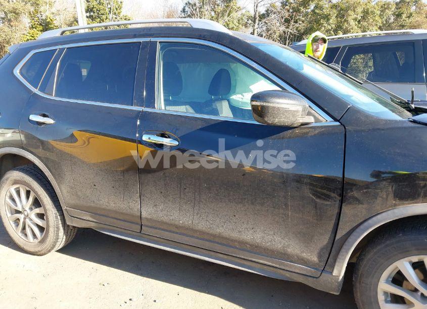 Photo 13 of 2017 Nissan Rogue SV (VIN JN8AT2MV4HW253137)