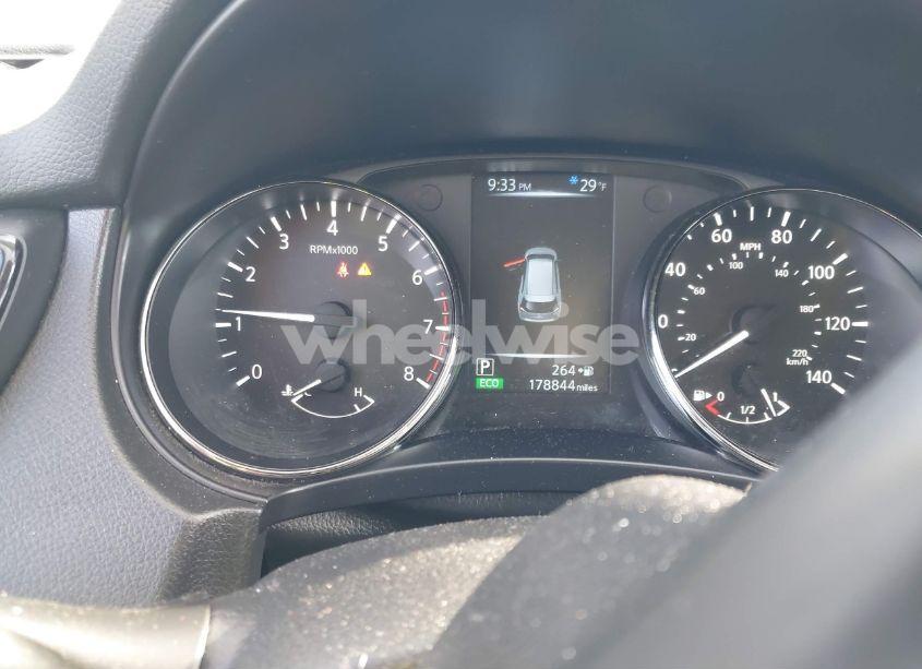 Photo 7 of 2017 Nissan Rogue SV (VIN JN8AT2MV4HW254739)