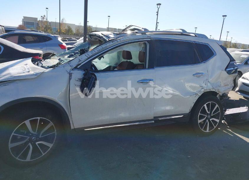 Photo 13 of 2017 Nissan Rogue SL (VIN JN8AT2MV4HW254997)