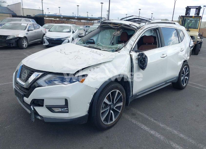 Photo 2 of 2017 Nissan Rogue SL (VIN JN8AT2MV4HW254997)