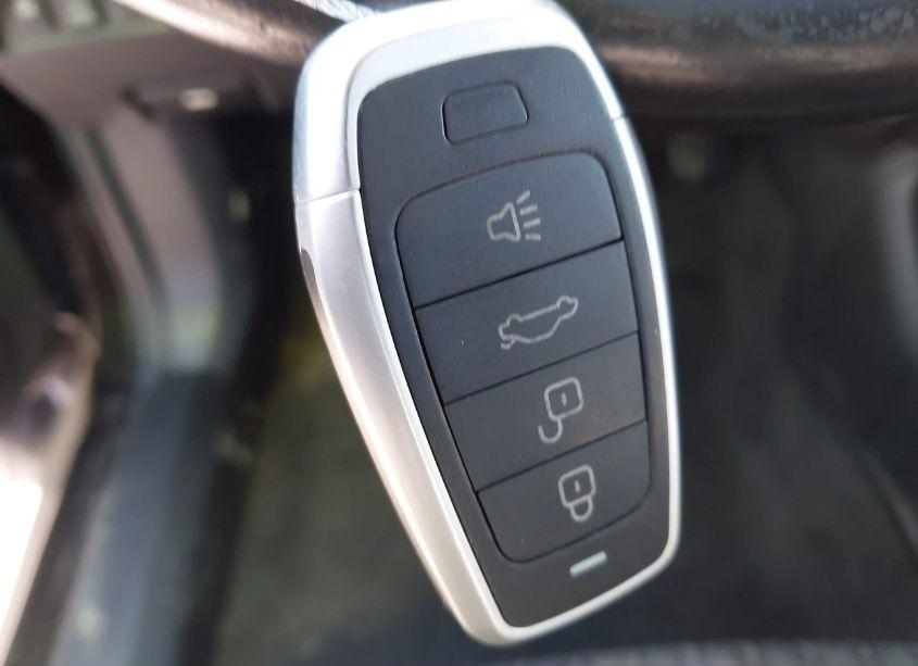 Photo 11 of 2018 Nissan Rogue SV (VIN JN8AT2MV4JW301595)