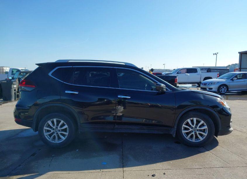 Photo 14 of 2018 Nissan Rogue SV (VIN JN8AT2MV4JW301595)