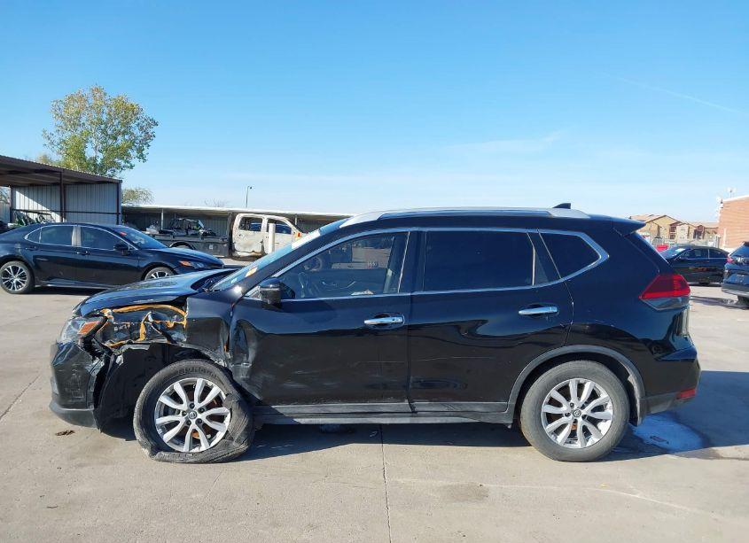 Photo 15 of 2018 Nissan Rogue SV (VIN JN8AT2MV4JW301595)