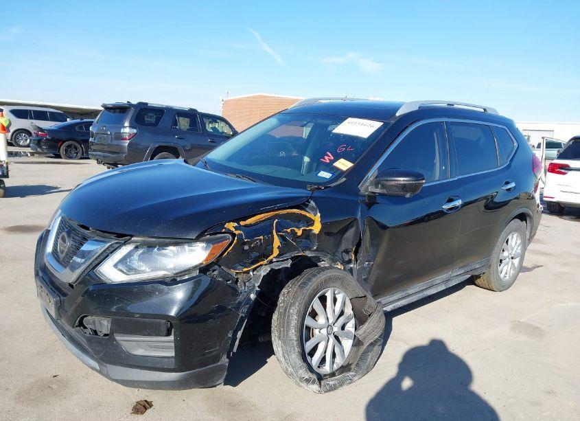 Photo 2 of 2018 Nissan Rogue SV (VIN JN8AT2MV4JW301595)