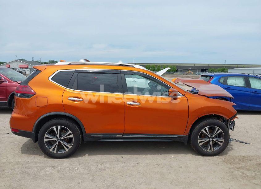 Photo 13 of 2018 Nissan Rogue SL (VIN JN8AT2MV4JW306053)