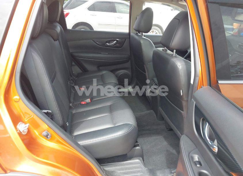 Photo 8 of 2018 Nissan Rogue SL (VIN JN8AT2MV4JW306053)