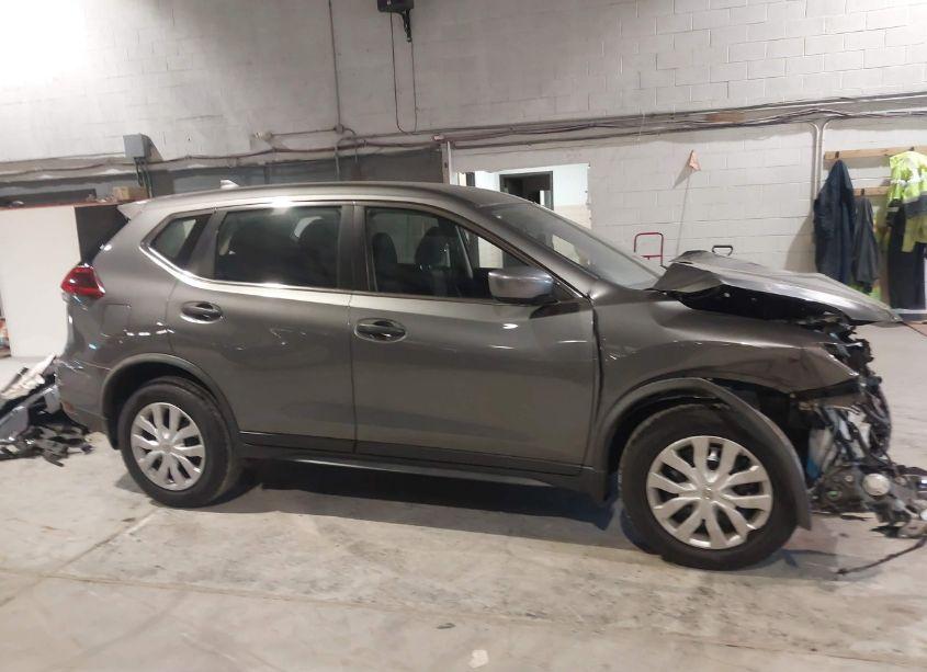 Photo 14 of 2018 Nissan Rogue S (VIN JN8AT2MV4JW314816)