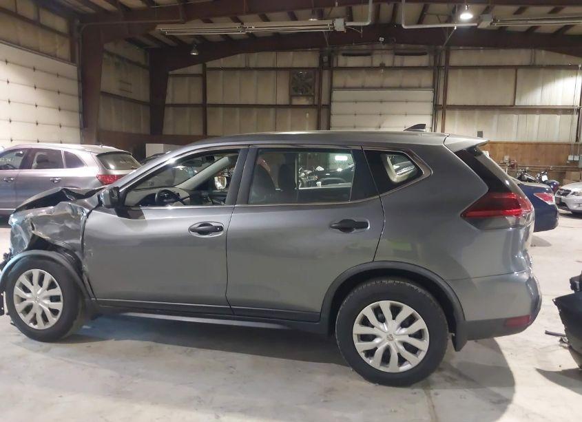 Photo 15 of 2018 Nissan Rogue S (VIN JN8AT2MV4JW314816)