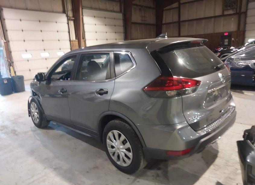 Photo 3 of 2018 Nissan Rogue S (VIN JN8AT2MV4JW314816)