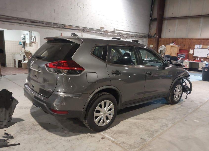 Photo 4 of 2018 Nissan Rogue S (VIN JN8AT2MV4JW314816)