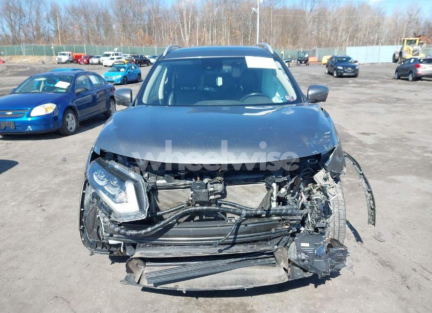 Photo 12 of 2018 Nissan Rogue SL (VIN JN8AT2MV4JW315996)