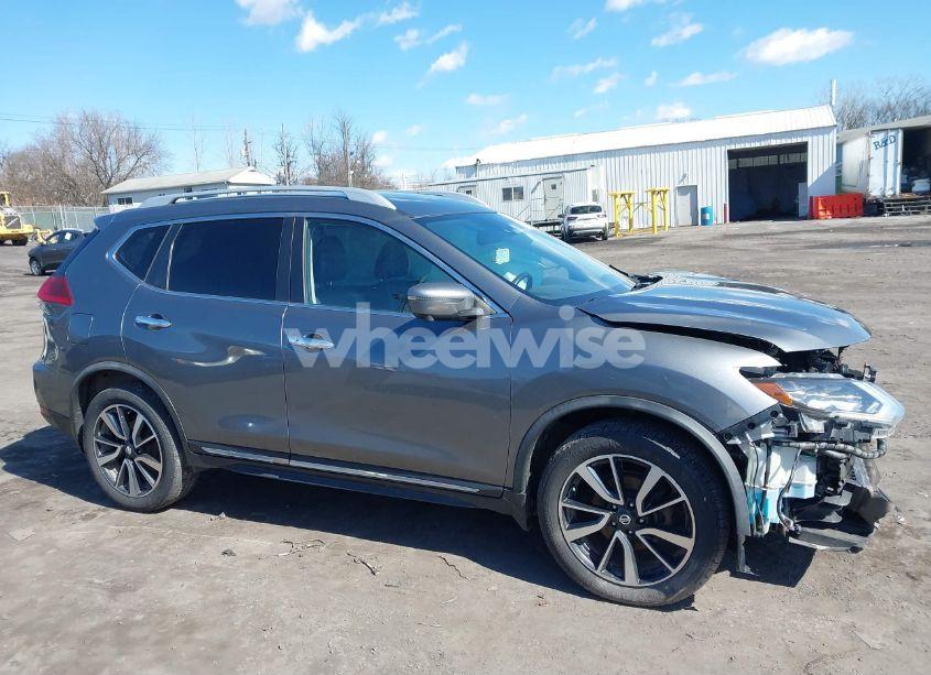 Photo 13 of 2018 Nissan Rogue SL (VIN JN8AT2MV4JW315996)