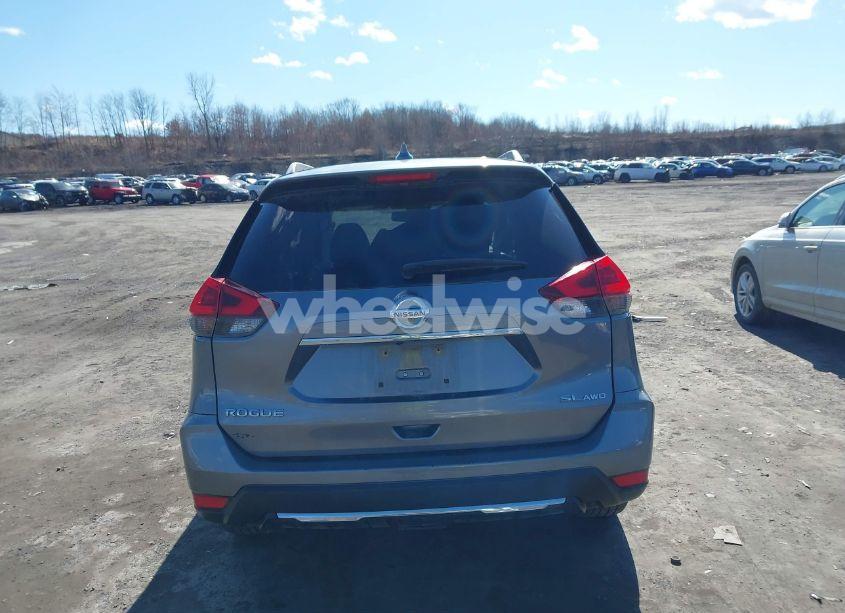 Photo 16 of 2018 Nissan Rogue SL (VIN JN8AT2MV4JW315996)