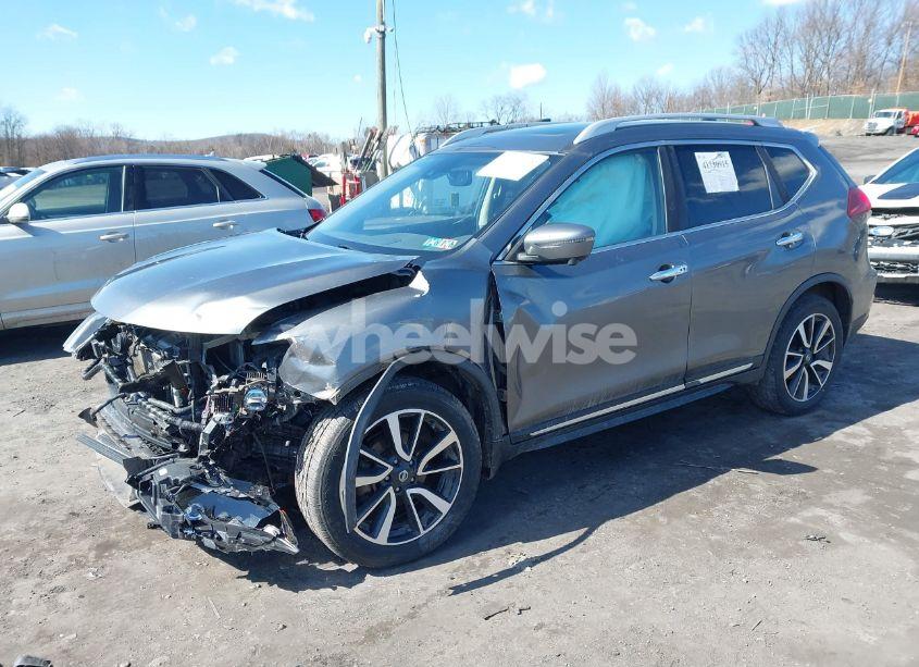 Photo 2 of 2018 Nissan Rogue SL (VIN JN8AT2MV4JW315996)