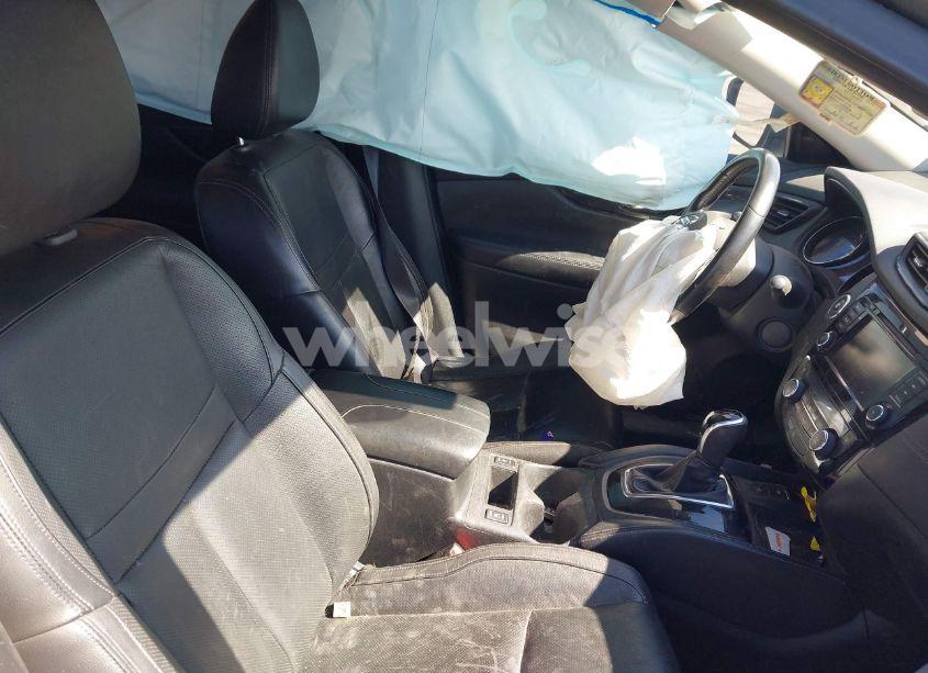 Photo 5 of 2018 Nissan Rogue SL (VIN JN8AT2MV4JW315996)