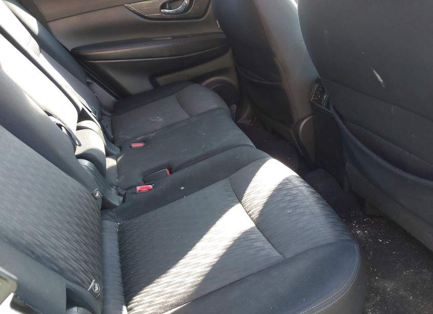 Photo 8 of 2018 Nissan Rogue SV (VIN JN8AT2MV4JW319952)