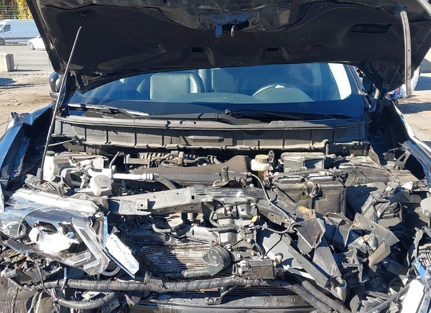 Photo 10 of 2018 Nissan Rogue SL (VIN JN8AT2MV4JW341675)