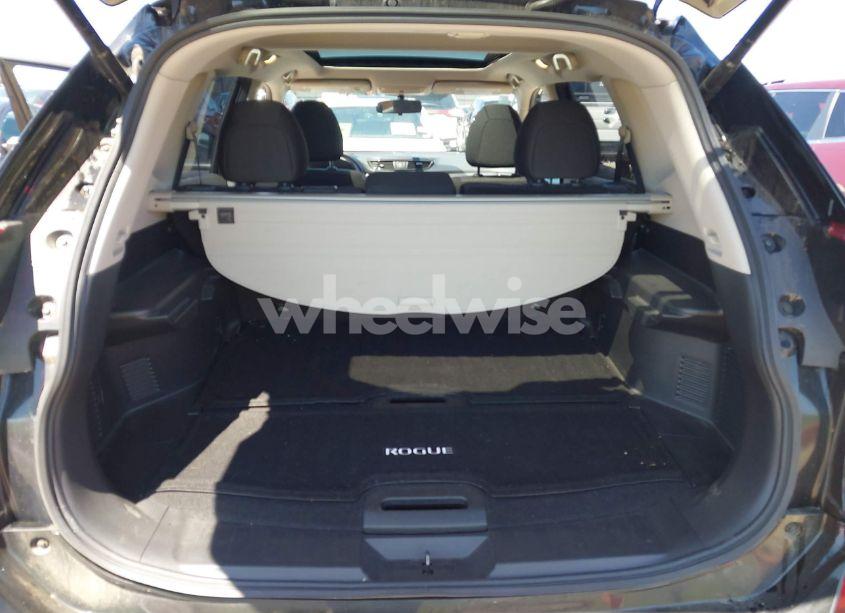 Photo 17 of 2018 Nissan Rogue SV (VIN JN8AT2MV4JW343152)