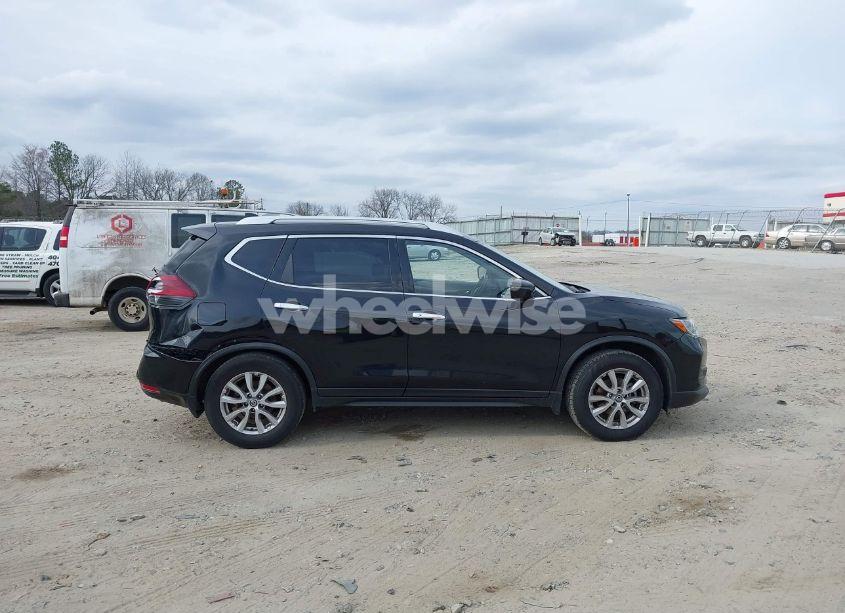 Photo 13 of 2018 Nissan Rogue SV (VIN JN8AT2MV4JW344611)