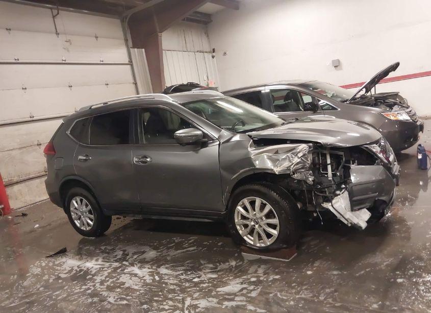 Photo 14 of 2018 Nissan Rogue SV (VIN JN8AT2MV4JW346326)