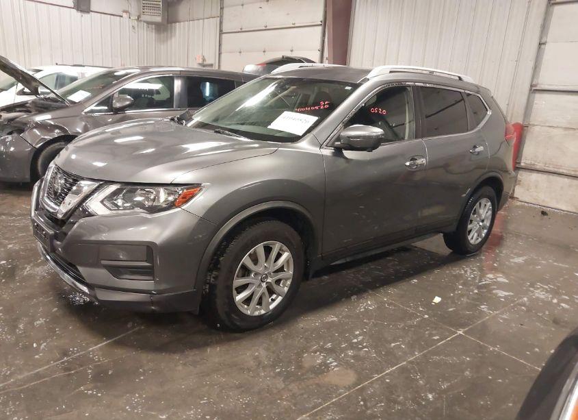 Photo 2 of 2018 Nissan Rogue SV (VIN JN8AT2MV4JW346326)