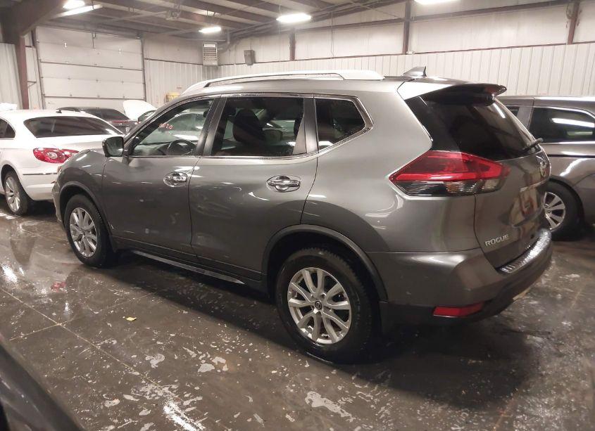 Photo 3 of 2018 Nissan Rogue SV (VIN JN8AT2MV4JW346326)