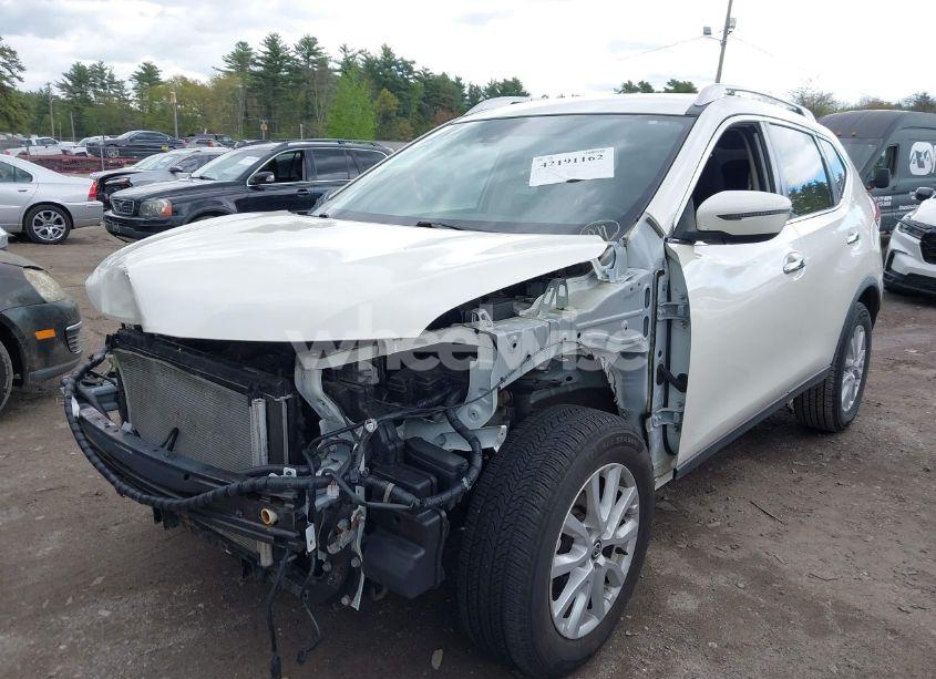 Photo 2 of 2019 Nissan Rogue SV (VIN JN8AT2MV4KW372524)