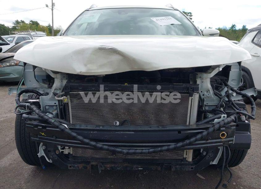 Photo 6 of 2019 Nissan Rogue SV (VIN JN8AT2MV4KW372524)