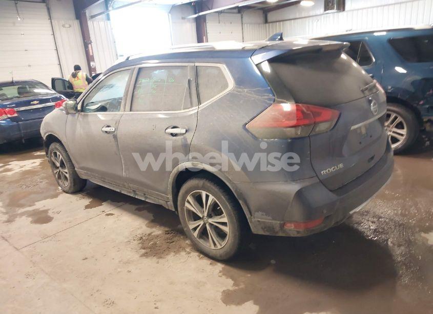 Photo 3 of 2019 Nissan Rogue SV (VIN JN8AT2MV4KW378811)