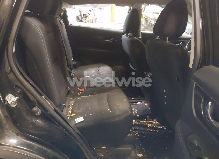 Photo 8 of 2019 Nissan Rogue SV (VIN JN8AT2MV4KW379098)