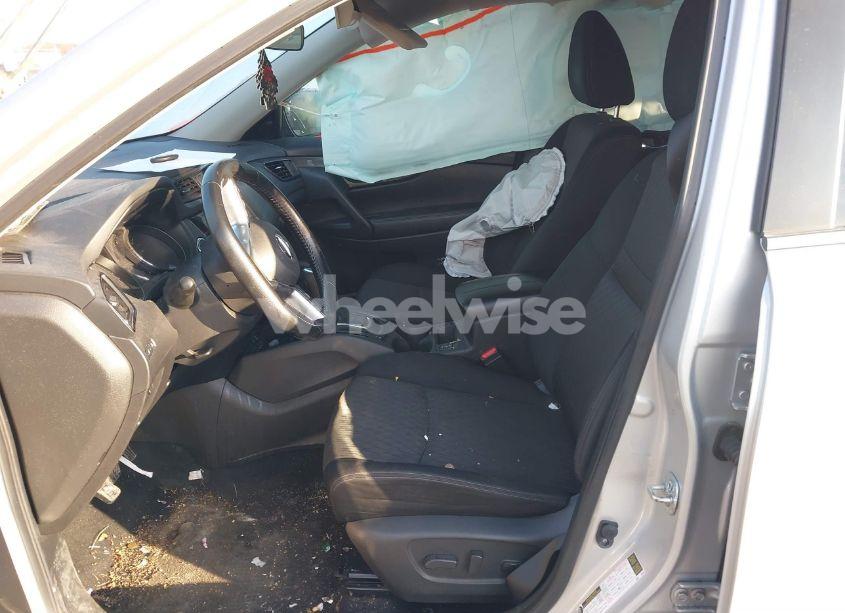 Photo 5 of 2020 Nissan Rogue SV INTELLIGENT AWD (VIN JN8AT2MV4LW139762)