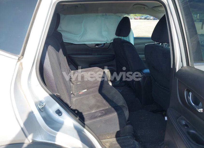 Photo 8 of 2016 Nissan Rogue SV (VIN JN8AT2MV5GW146483)