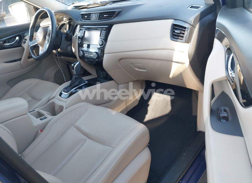 Photo 5 of 2017 Nissan Rogue SL (VIN JN8AT2MV5HW007004)