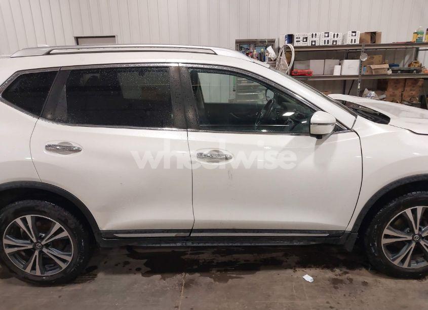 Photo 13 of 2017 Nissan Rogue SL (VIN JN8AT2MV5HW009156)