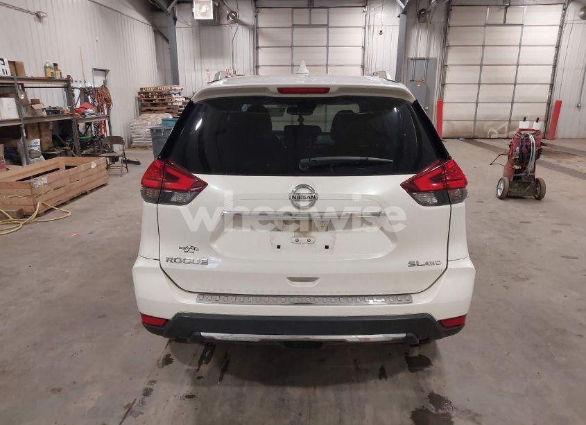 Photo 16 of 2017 Nissan Rogue SL (VIN JN8AT2MV5HW009156)