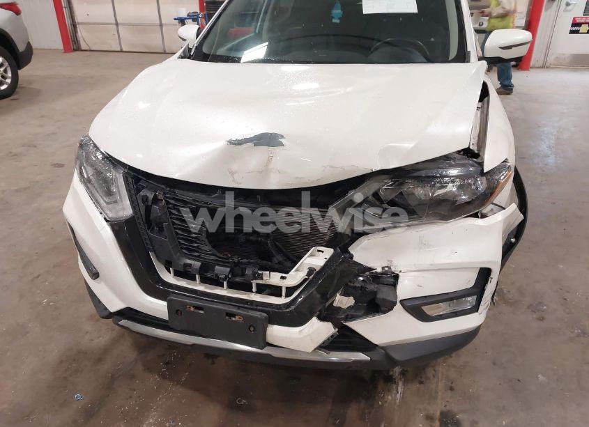 Photo 6 of 2017 Nissan Rogue SL (VIN JN8AT2MV5HW009156)