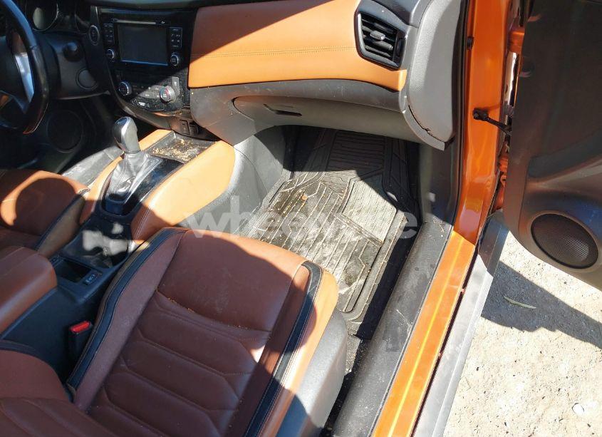 Photo 8 of 2017 Nissan Rogue SL (VIN JN8AT2MV5HW018939)