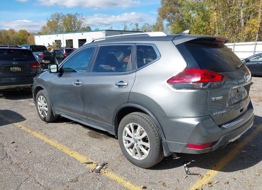 Photo 3 of 2017 Nissan Rogue SV (VIN JN8AT2MV5HW022716)