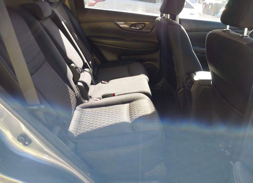 Photo 8 of 2017 Nissan Rogue SV (VIN JN8AT2MV5HW022716)