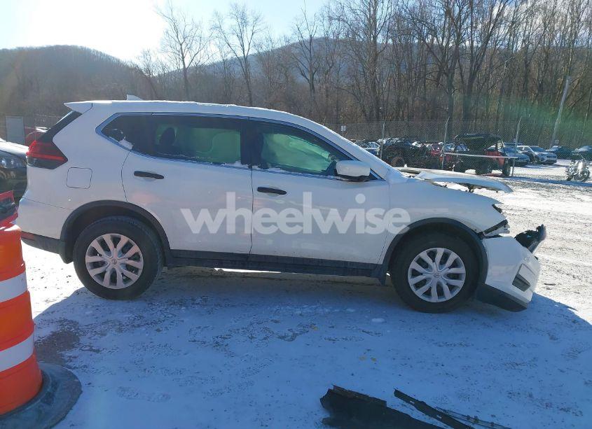 Photo 13 of 2017 Nissan Rogue S (VIN JN8AT2MV5HW025566)
