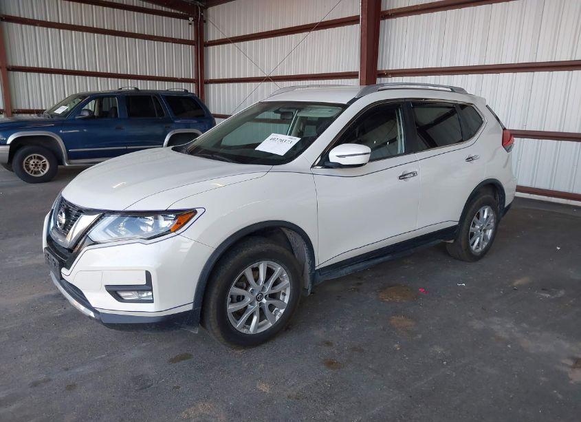 Photo 2 of 2017 Nissan Rogue SV (VIN JN8AT2MV5HW251185)