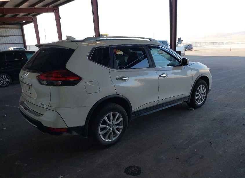 Photo 4 of 2017 Nissan Rogue SV (VIN JN8AT2MV5HW251185)